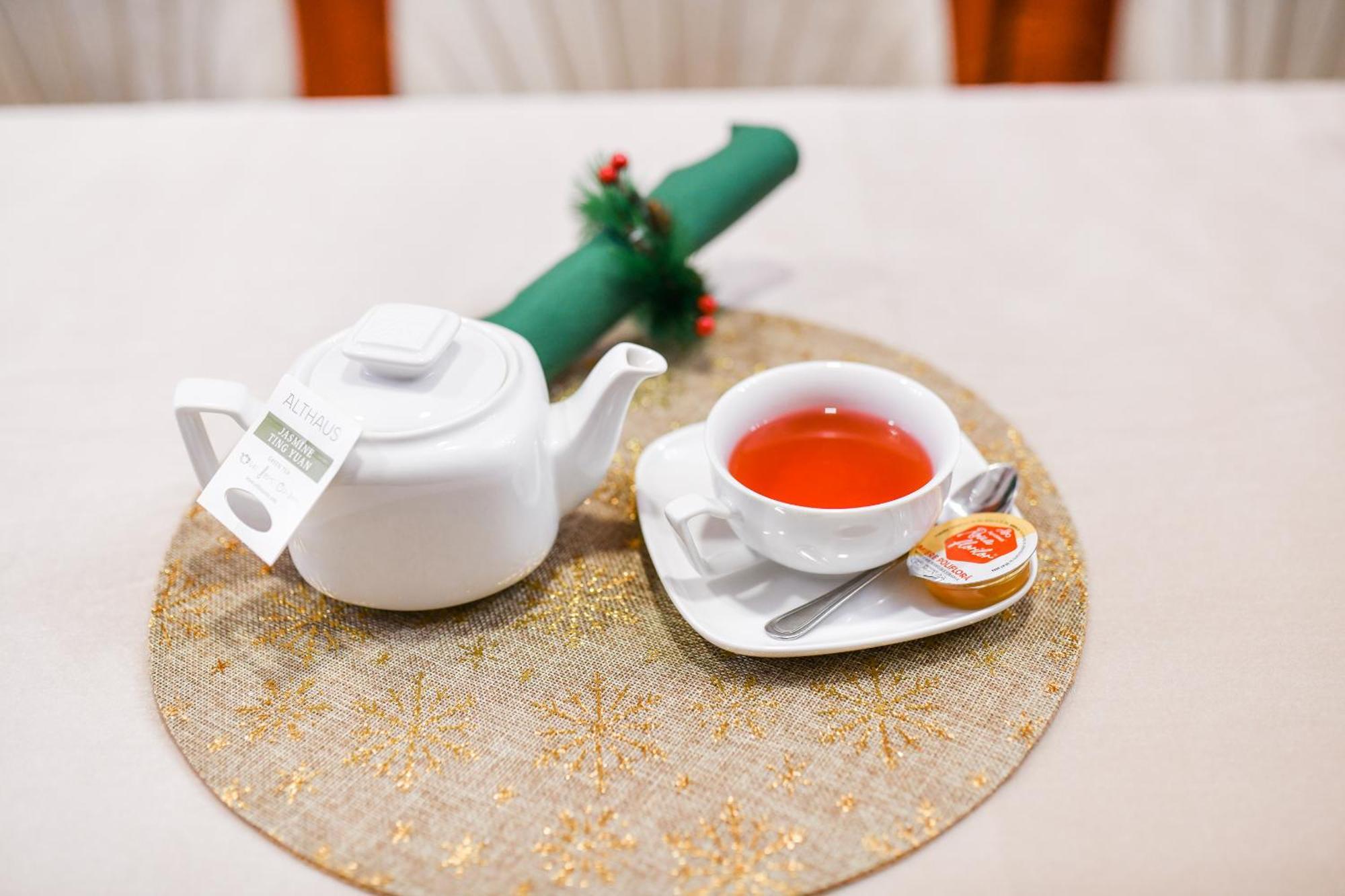 Hotel Elyon Деж Экстерьер фото