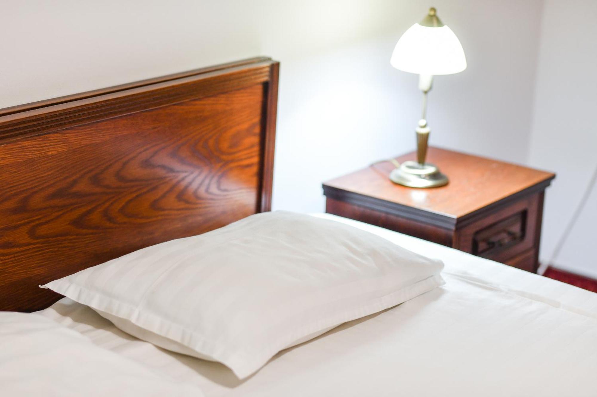 Hotel Elyon Деж Экстерьер фото